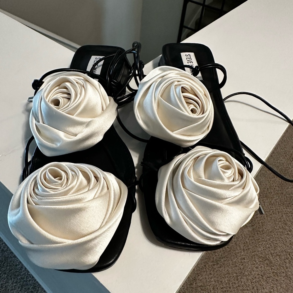 Steve Madden Black Sandals with White Rose Details(New)